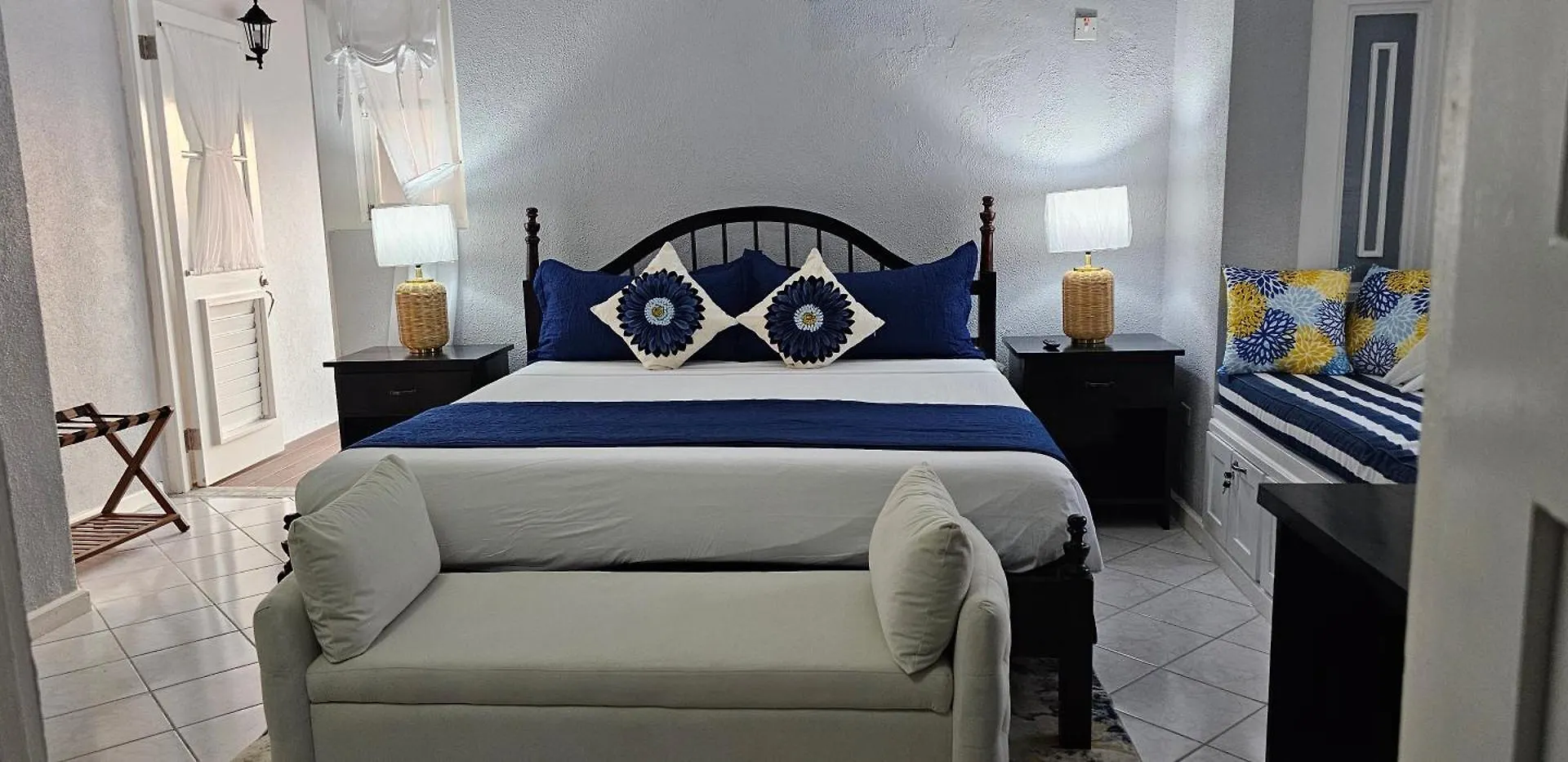 Paradise View- Oceanfront Oasis Runaway Bay